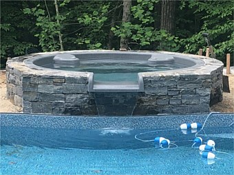 Black river mica ashlar - hot tub